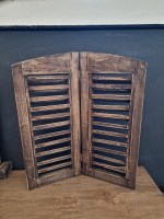 louvreluik, houten luik, landelijk interieur, industrieel wonen, stoer decoratie, sobere stijl, brocante woonaccessoires, houten shutters, decoratief luik, landelijke woonstijl, xl louvreluik, interieurdecoratie hout