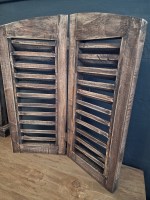 louvreluik, houten luik, landelijk interieur, industrieel wonen, stoer decoratie, sobere stijl, brocante woonaccessoires, houten shutters, decoratief luik, landelijke woonstijl, xl louvreluik, interieurdecoratie hout